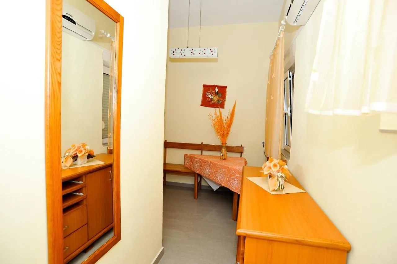 Apartments Marina Vir