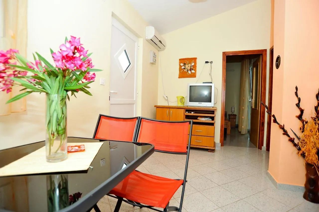 Apartments Marina Vir