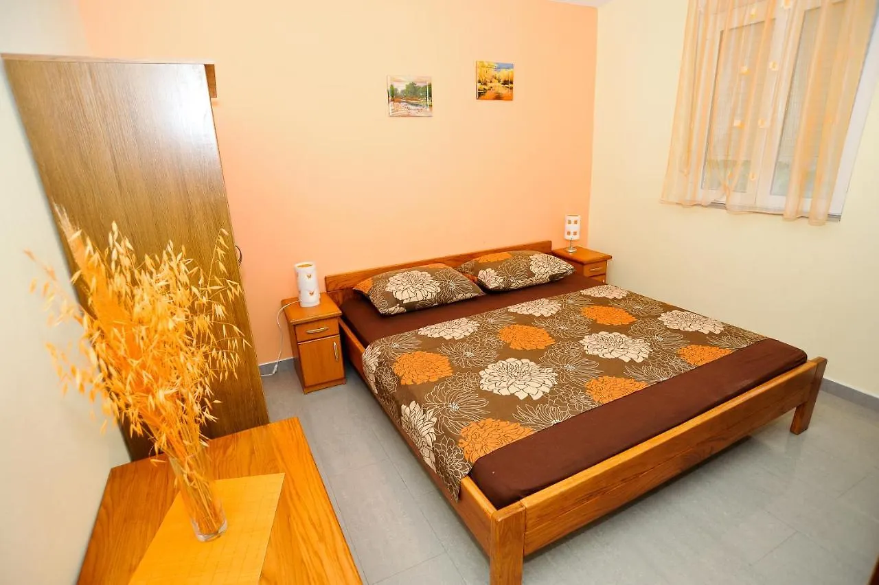 Apartments Marina Vir