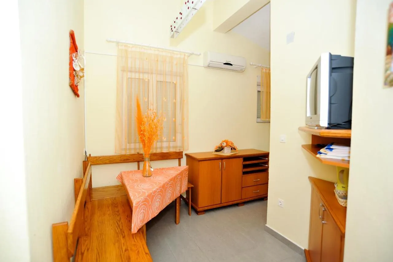 Apartments Marina Vir 0*,