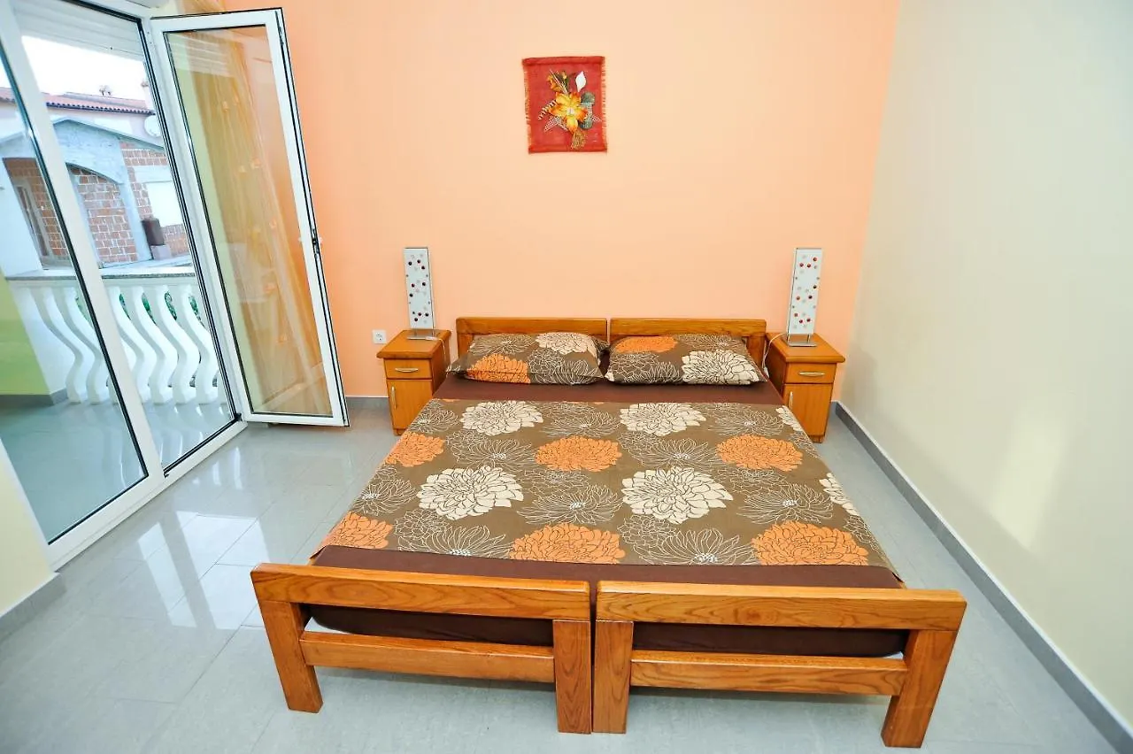 Apartments Marina Vir 0*,