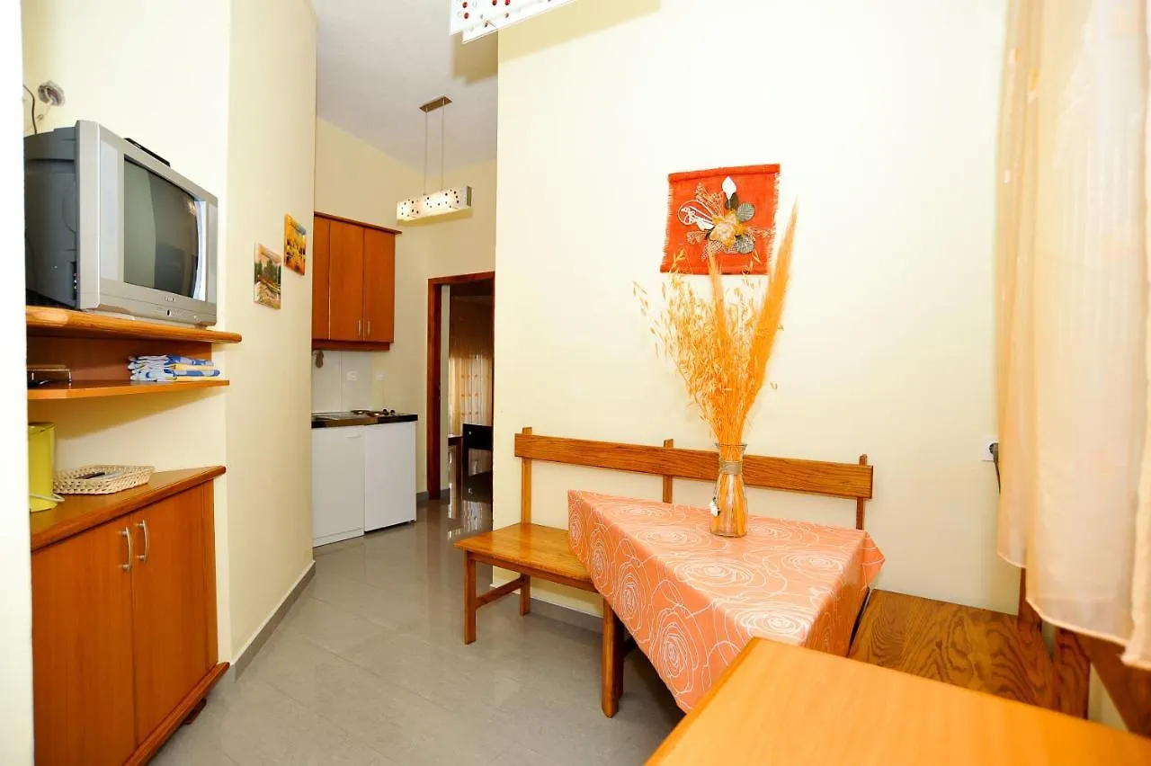 Apartments Marina Vir